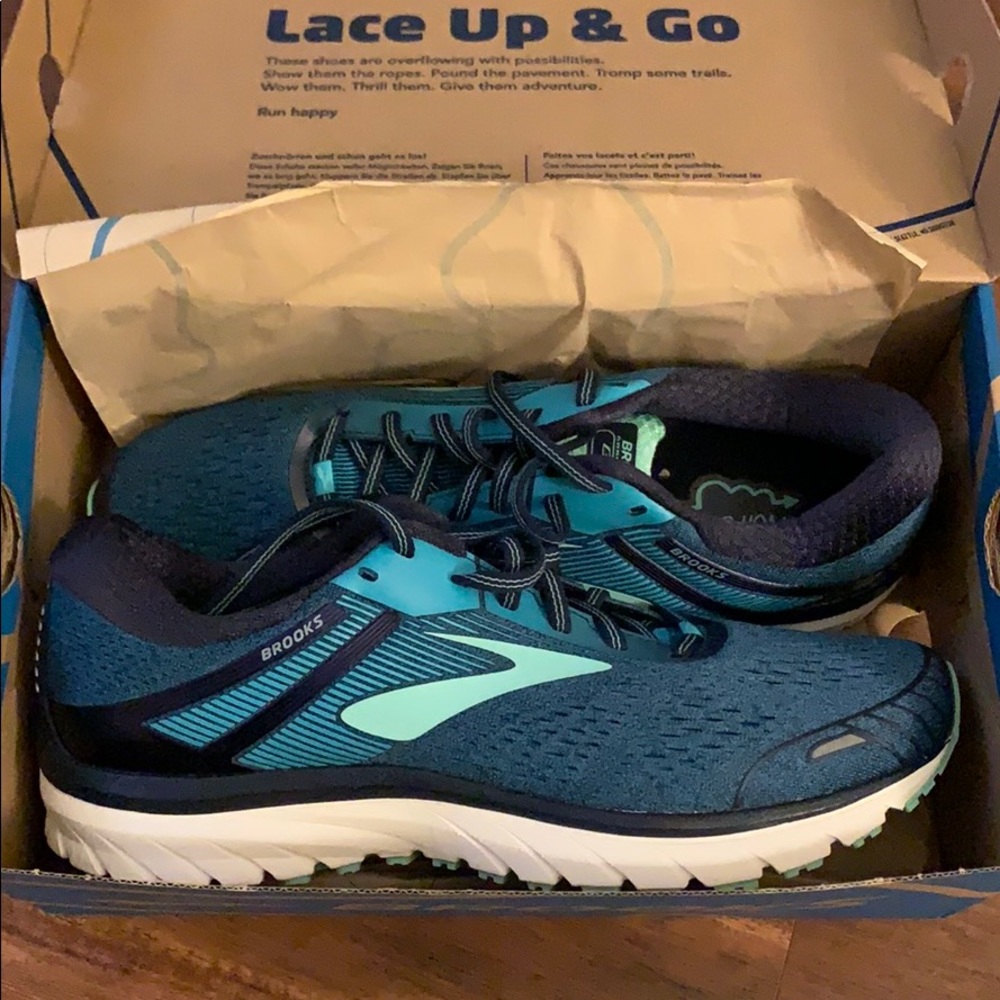 Running/Tennis shoes